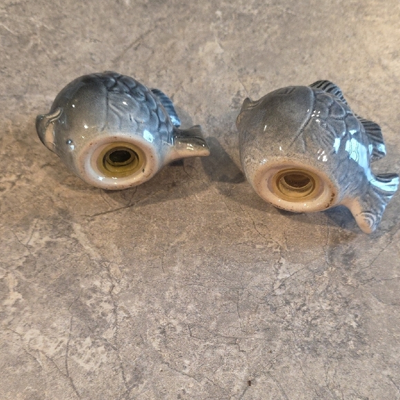 (J30) Gray Salt And Pepper Shaker Set - Picture 6 of 8